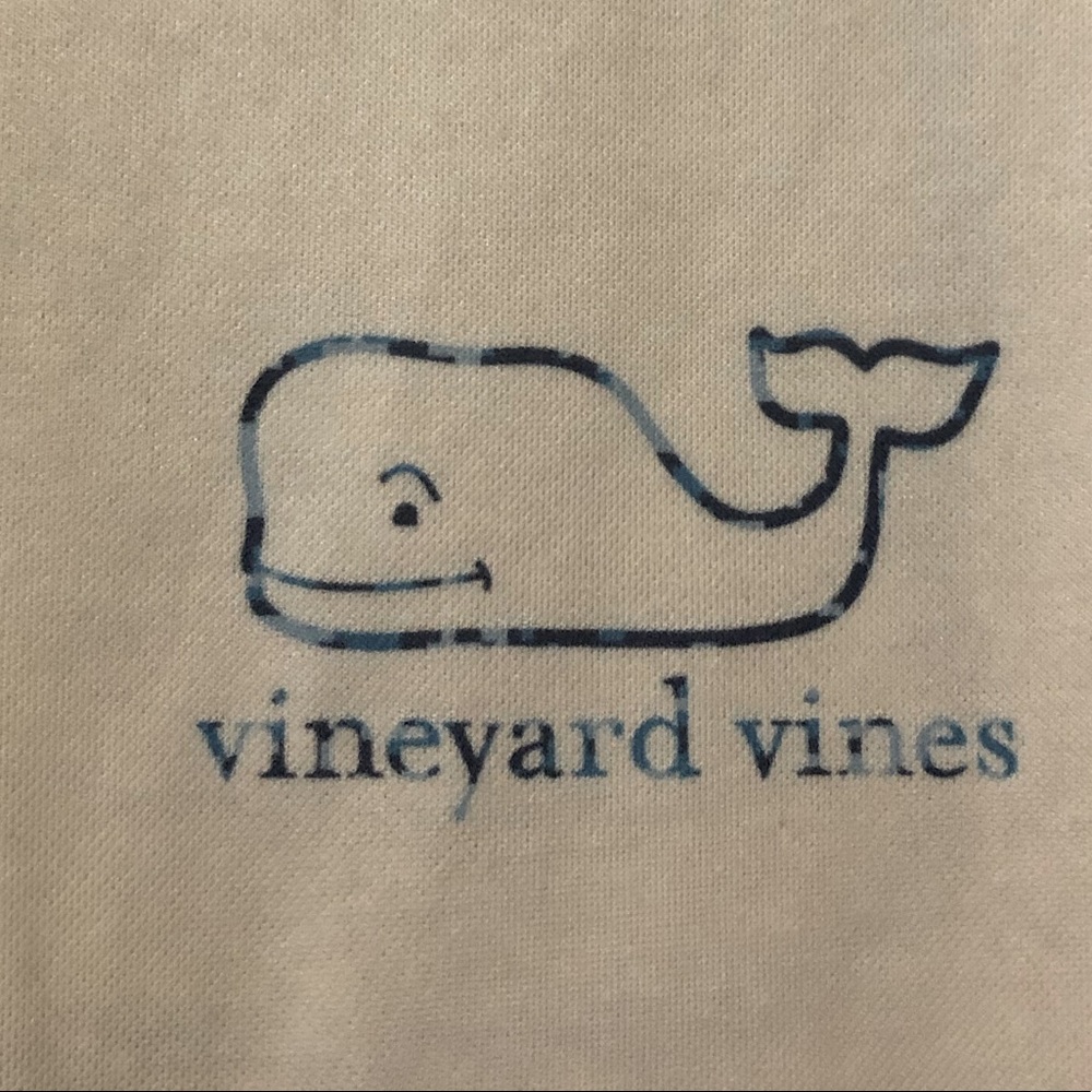 Men’s Vineyard Vines tee shirt w/ blue whale logos